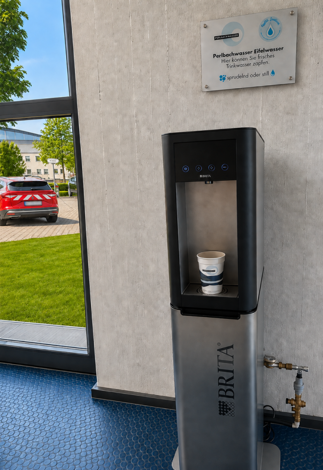 Trinkwasserspender im Foyer des Verwaltungsgebäudes Wasserwerk Perlenbach